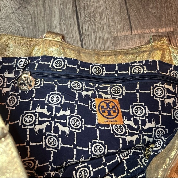 TORY BURCH Tote Bag Cable Knit METALLIC GOLD TRIM Wool Silk Lining Horse READ! - Picture 13 of 16